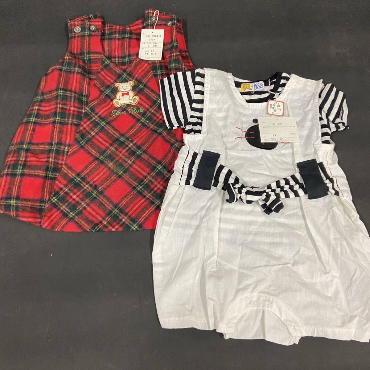 R1152【 子供服 おもちゃ まとめて！】サイズいろいろ グンゼ キッズ服 Tシャツ デニム インナー パジャマ ロンパース 玩具 保管品_画像6