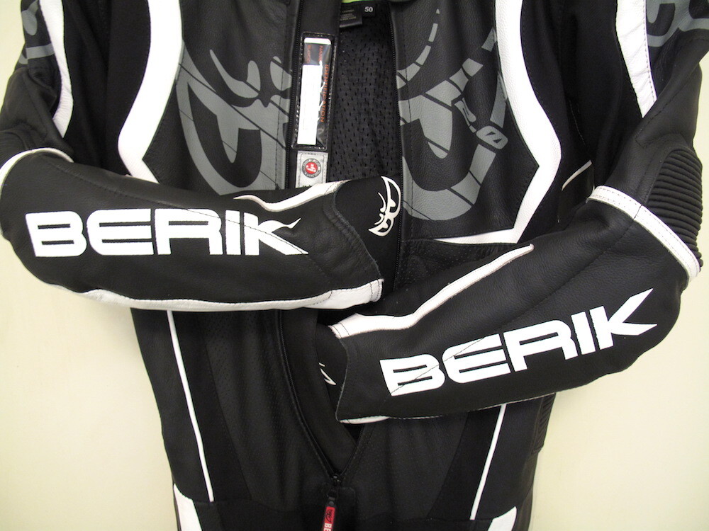 BERIK ベリック 2.0 HYPER RACE レーシングスーツ サイズ50 革ツナギ_画像8