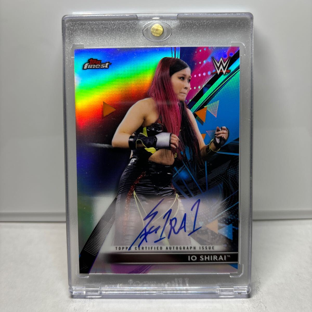 Io Shirai Refractor 直書き　Auto サイン 2021 Topps Finest WWE 【検索ワード　BBM EPOCH プロレス　スターダム　】_画像1