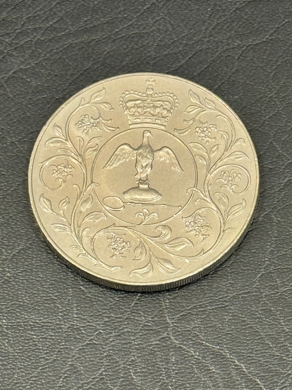 エリザベス二世女王陛下 御在位25年記念メダル _画像2