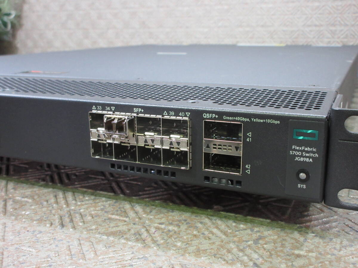 HPE FlexFabric 5700-32XGT-8XG-2QSFP+ Switch (JG898A) / 10G SFP Module (MTRS-01X11-HP) 付き / 初期化済み / No.T735の画像2