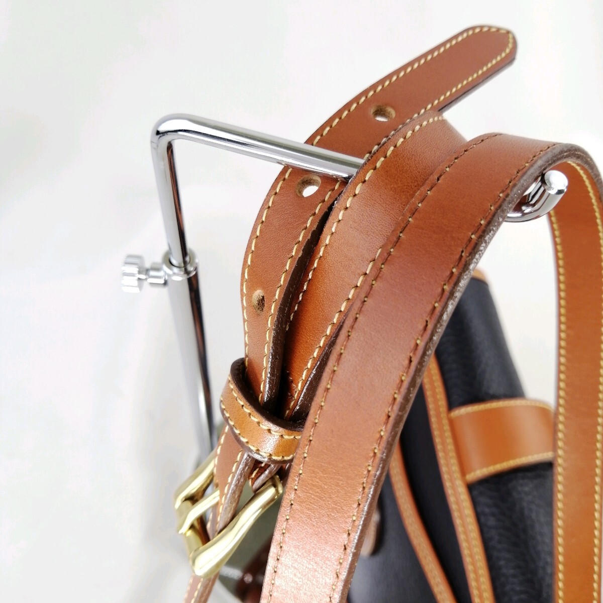 G ★【商品ランク:B】 ドゥーニーアンドバーク DOONEY＆BOURKE レザー ロゴデザイン ショルダー / クロスボディ バッグ 斜め掛け 婦人鞄の画像5