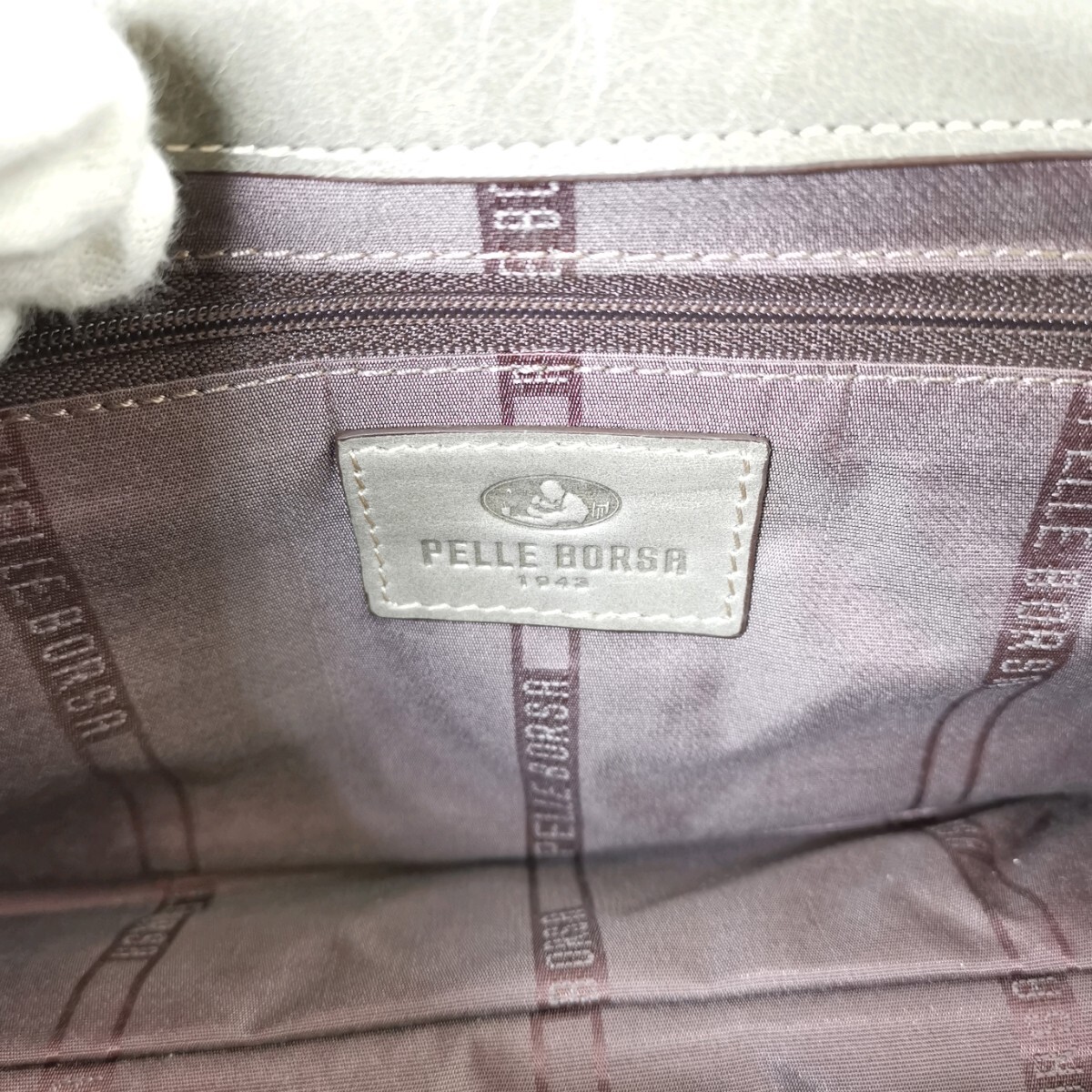 14 ×【商品ランク:B】ペレボルサ PELLE BORSA ロゴメタル チャーム付 レザー ハンドバッグ 手提げ トートバッグ 婦人鞄 グレー系の画像8