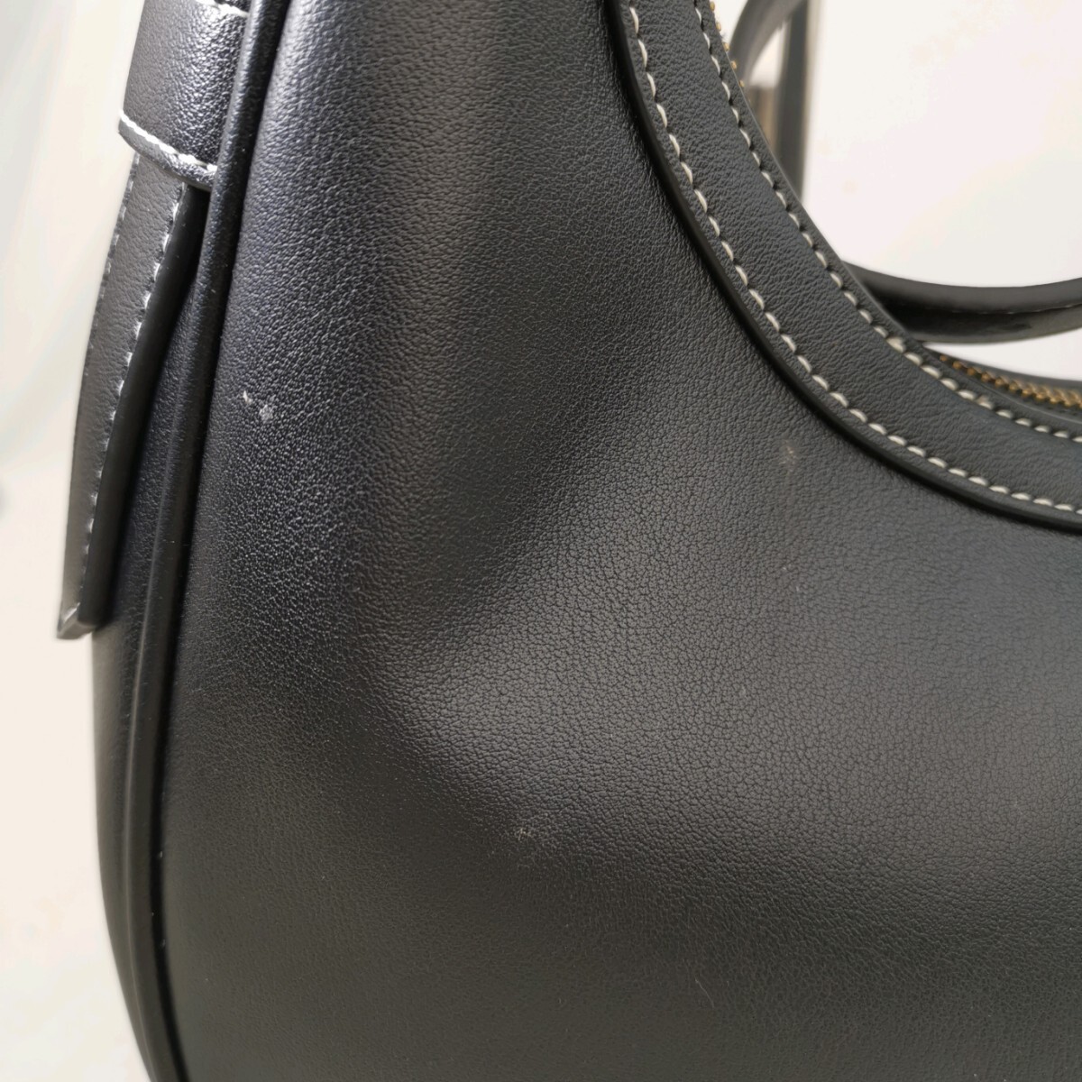 M #【商品ランク:B】 サマンサタバサ Samantha Thavasa ロゴメタル レザー セミショルダー 肩掛け トートバッグ 婦人鞄 ブラック系の画像10