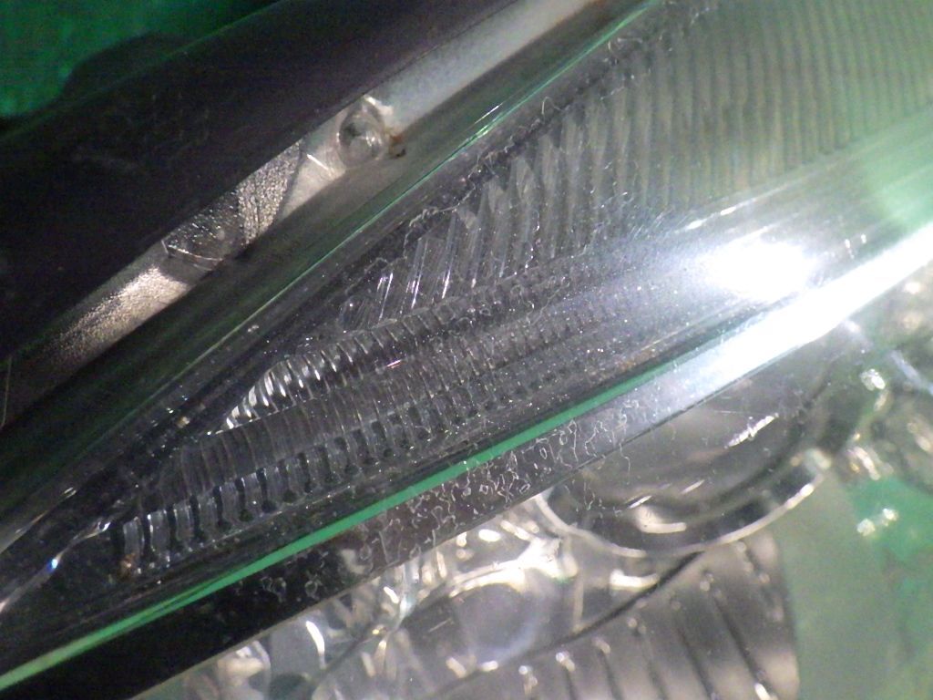 ベンツC200ワゴン[W204前期]ヘッドライト(左ライト)ヘッドランプ ハロゲン A2048208561の画像3