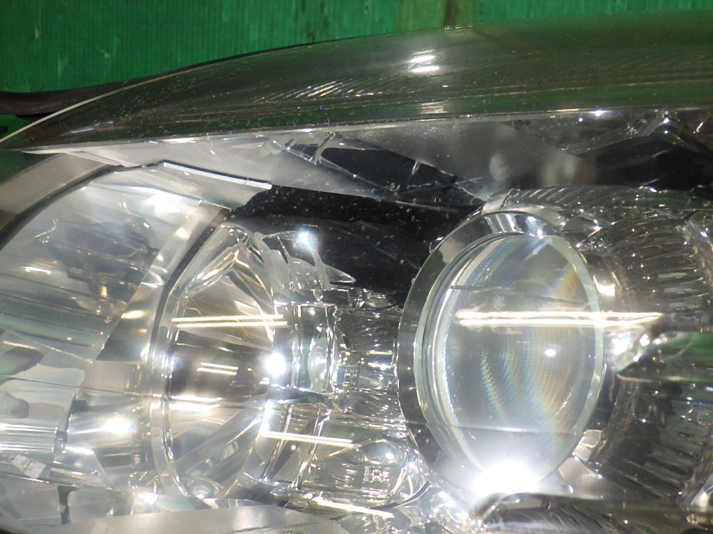 ベンツC200ワゴン[W204前期]ヘッドライト(左ライト)ヘッドランプ ハロゲン A2048208561の画像7