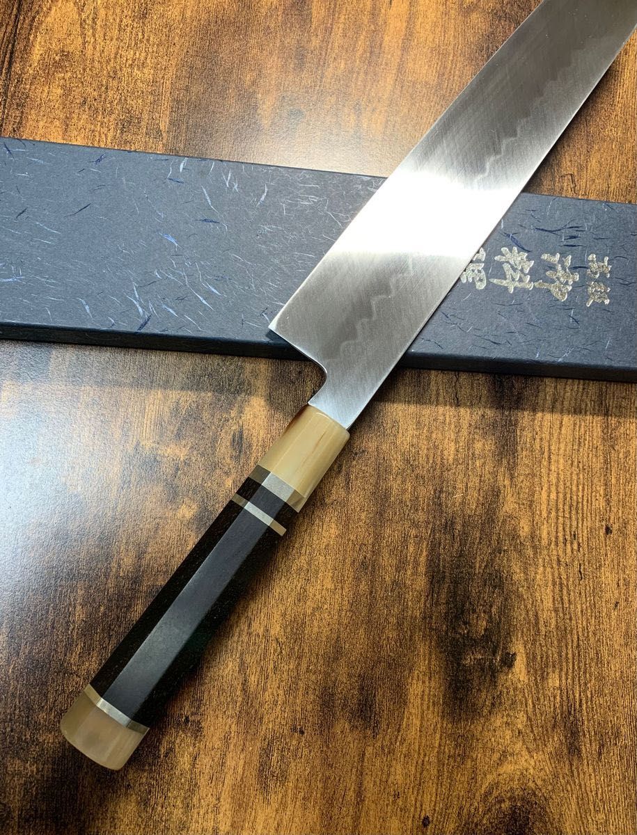 堺打刃物】 切付 本焼 包丁 白ニ鋼 9寸 鏡面 黒檀両白水牛銀巻柄 堺打刃物】 切付 本焼 包丁 白ニ鋼 9寸 鏡面 黒檀両白水牛銀巻柄