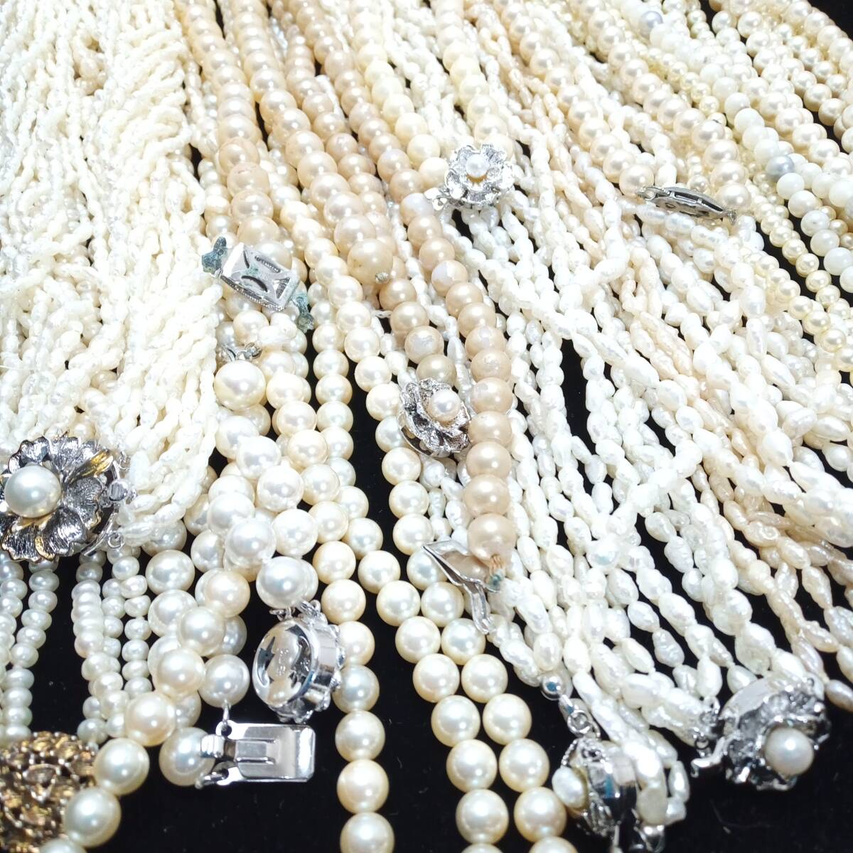 【S400】パールネックレス まとめて 約2.7kg 大量 真珠 本真珠 留め具 SILVER含む シルバー イミテーション アクセサリーの画像4