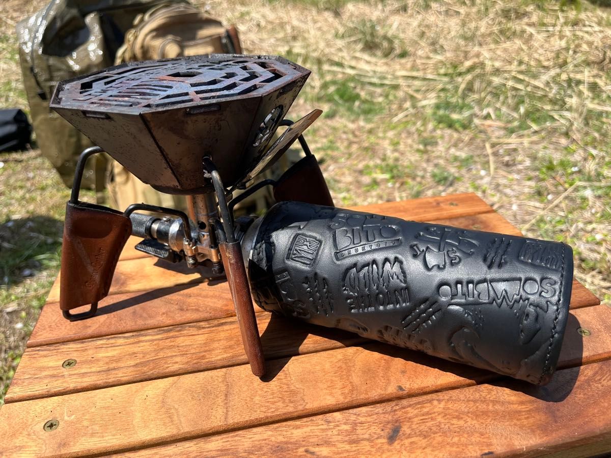 美品 somabito スペシャルエンボスレザー CB缶カバー ブラック 美品 somabito スペシャルエンボスレザー CB缶カバー ブラック