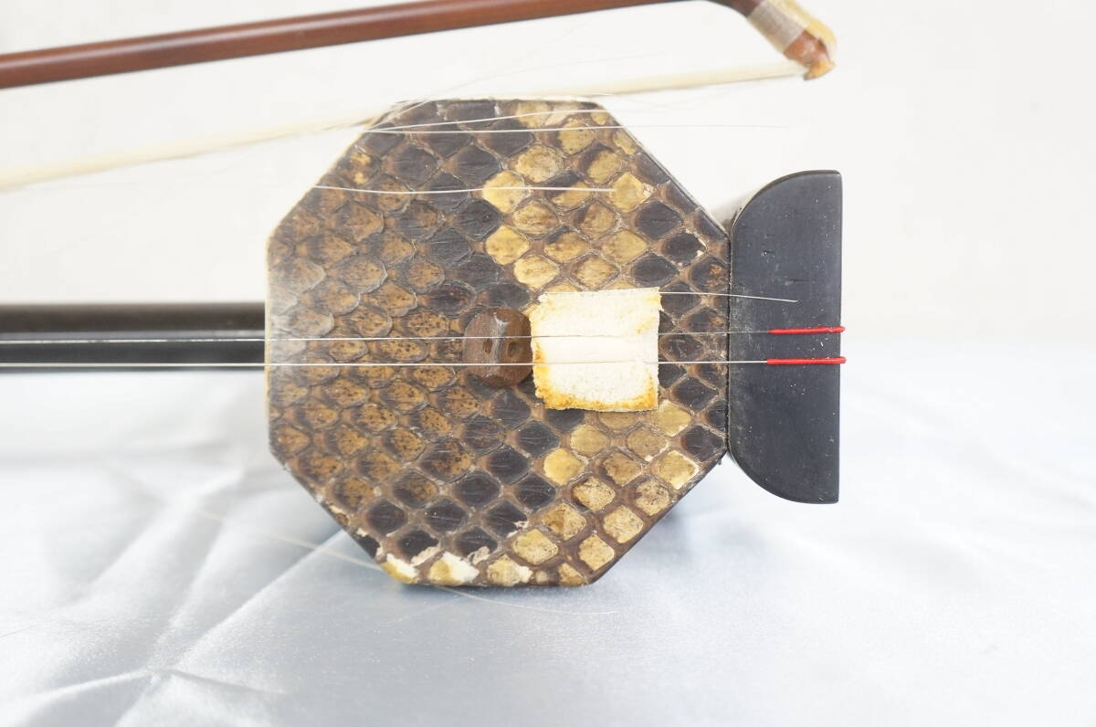 李俊傑 二胡 民族楽器 弦楽器 弓 ハードケース付き 希少 5304061421の画像2