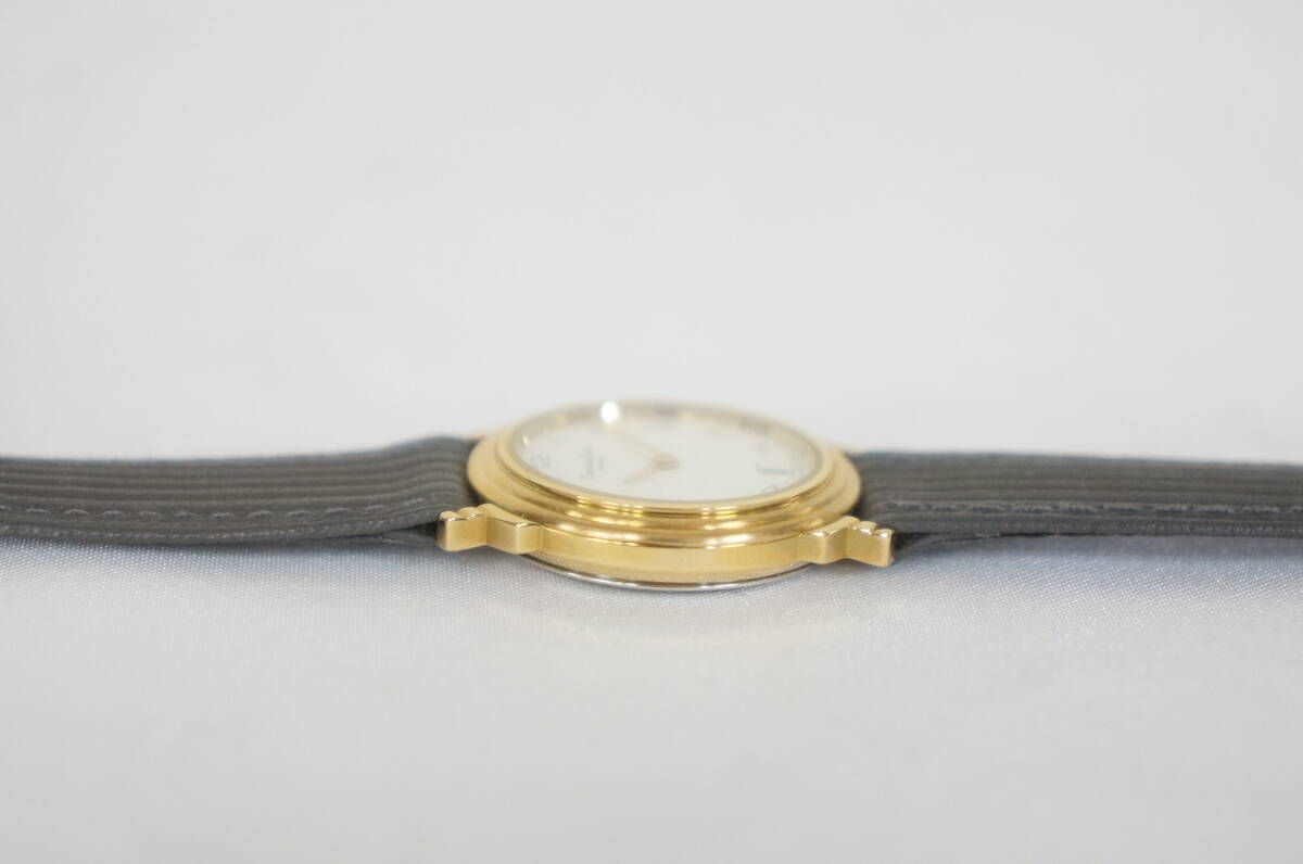 Christian Dior クリスチャン ディオール 48.122.3 ホワイト文字盤 デイト レディース クォーツ 腕時計 4804256011の画像4