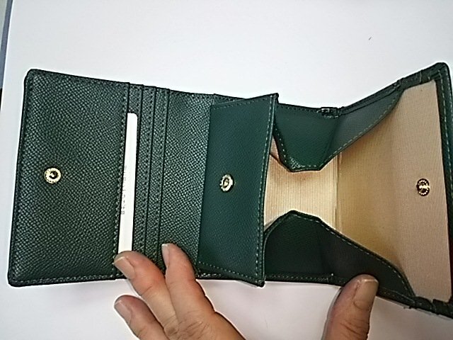 YA653 レディース 可愛い財布 バイカラー 黒　グリーン 新品未使用 即決 二つ折り BOX小銭入 ボックス ミニ財布 コンパクト 特価_画像3