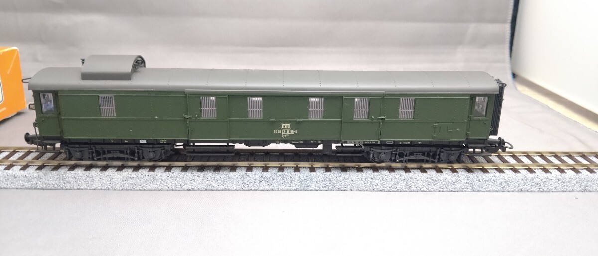 ROCO HO gauge 44556 DB luggage car a bit old. 