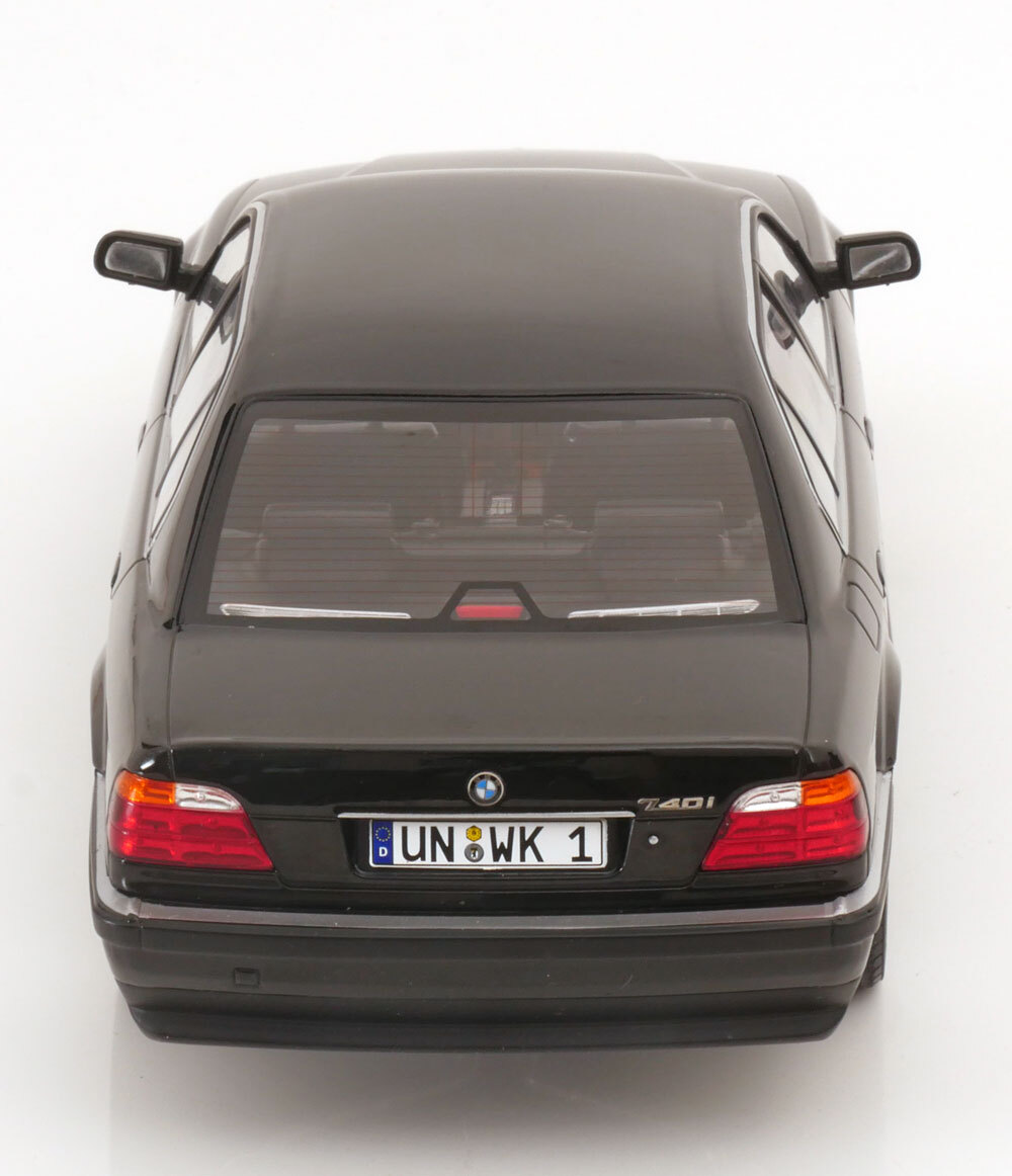 ＜予約品＞　KK scale 1/18 BMW 740i E38 1.series 1994　ブラックメタリック_画像4