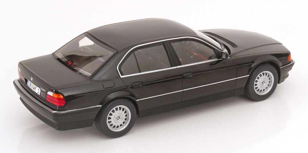 ＜予約品＞　KK scale 1/18 BMW 740i E38 1.series 1994　ブラックメタリック_画像2