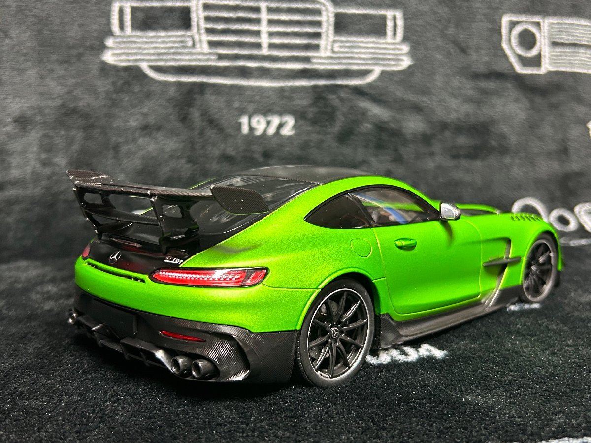 minichmaps 1/18 Mercedes Benz AMG GT Black Series 2020　マットグリーン　メルセデス　ベンツ　ミニチャンプス_画像2