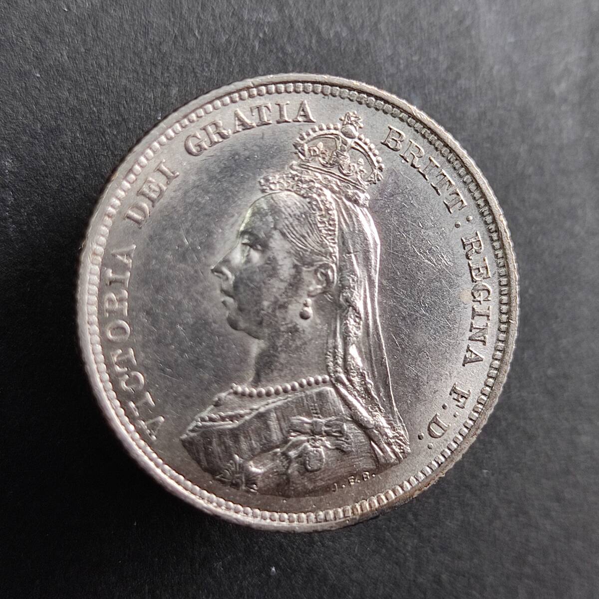 イギリス　ヴィクトリア女王 　シリング銀貨_画像1