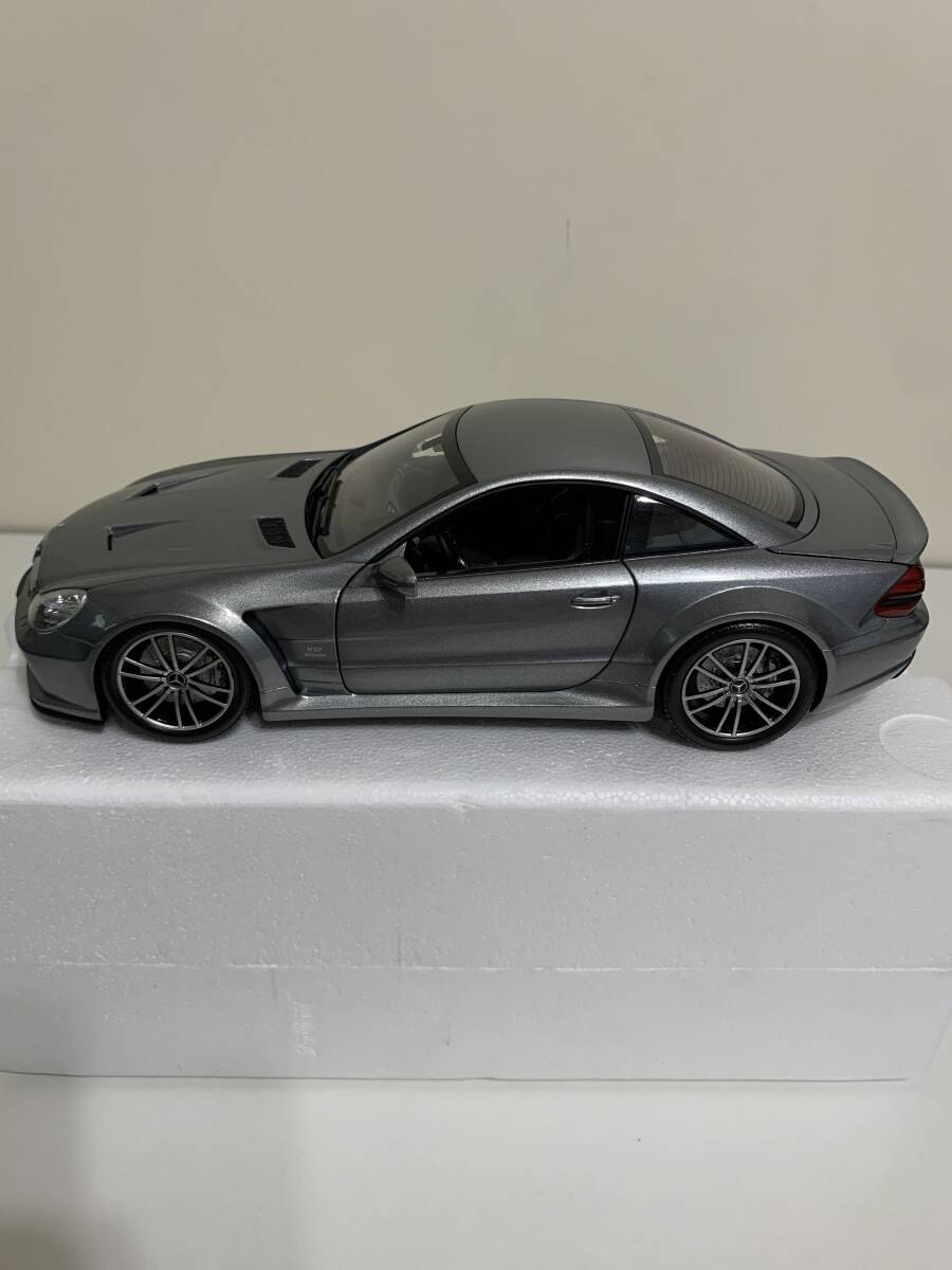 ミニチャンプス 1/18 メルセデスベンツ SL65 AMG ブラックシリーズ 2009 グレーメタリックの画像5