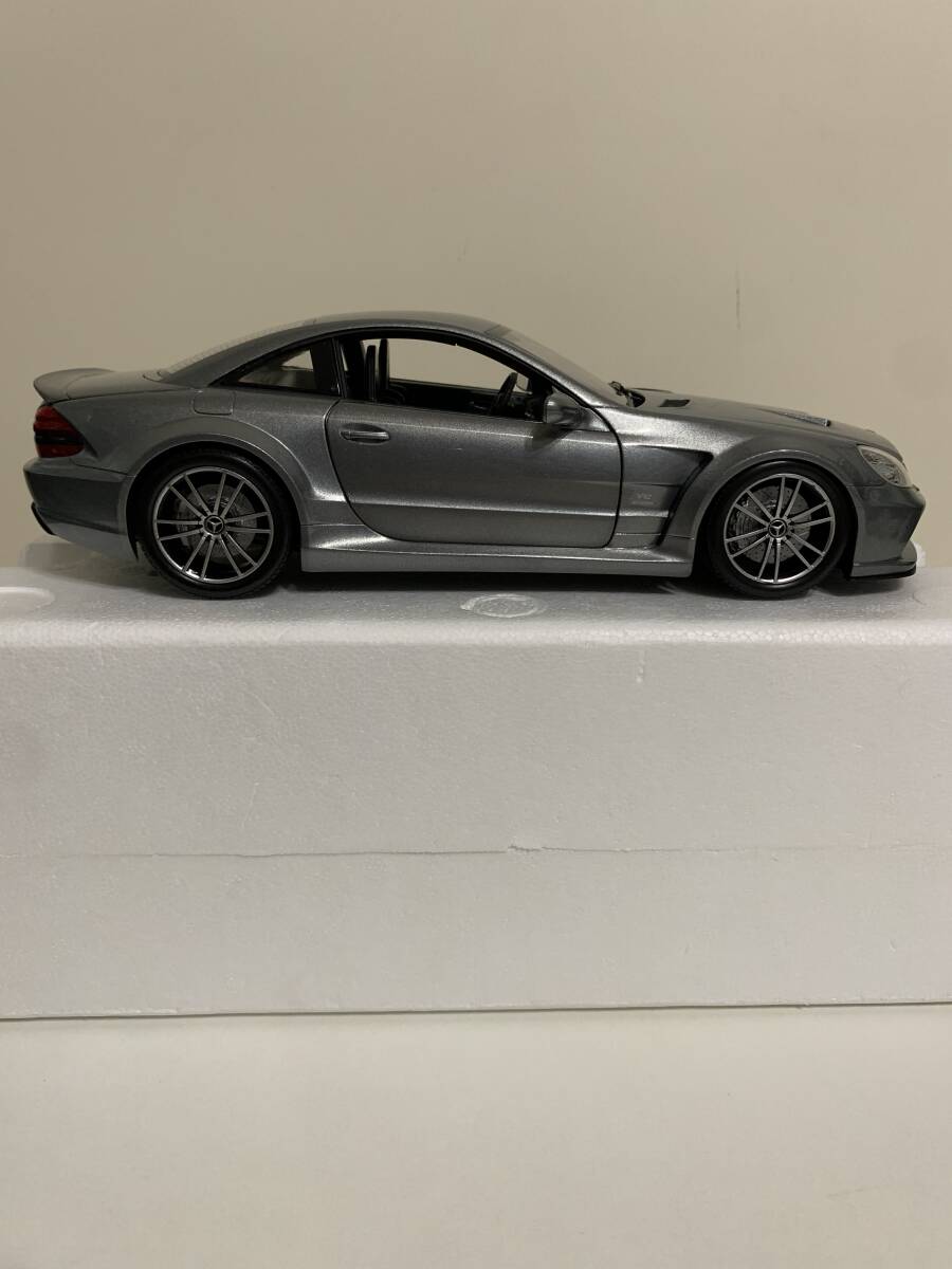 ミニチャンプス 1/18 メルセデスベンツ SL65 AMG ブラックシリーズ 2009 グレーメタリックの画像7