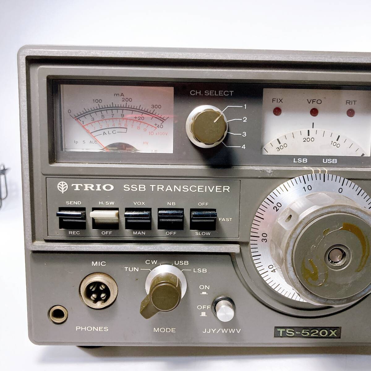 【ジャンク/通電確認済】アマチュア無線機 トリオ TS-520X アマチュア無線 TRIO 無線機 _画像2