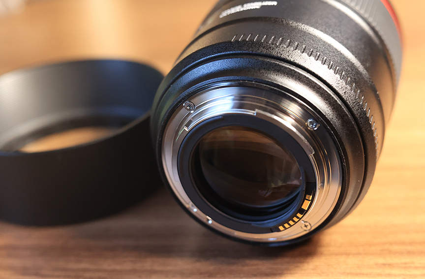 ★美品★ キヤノン Canon EF 85mm F1.4L IS USM フード、元箱、レンズポーチ付きの画像4