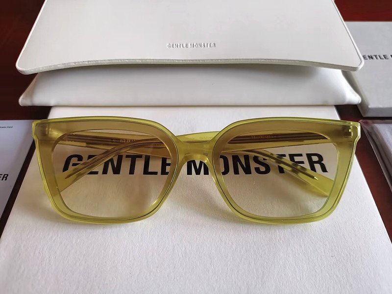 新品未使用※人気モデル*GENTLE MONSTER・ジェントルモンスター Mondo 登坂広臣 BTS 愛用・サングラス・イエローの画像3