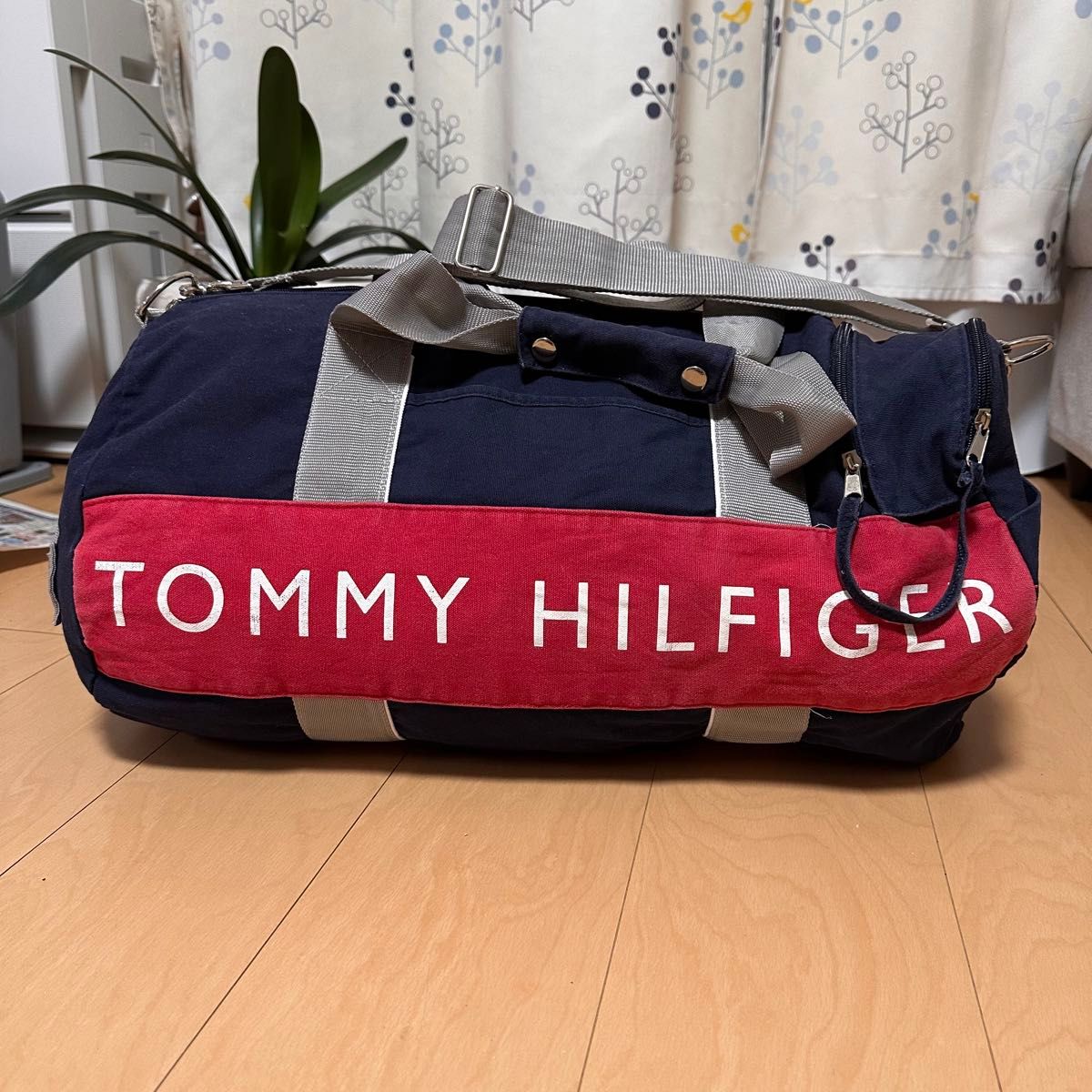 【週末値下げ】TOMMY HILFIGER トミーヒルフィガーボストンバッグ ネイビー キャンバス