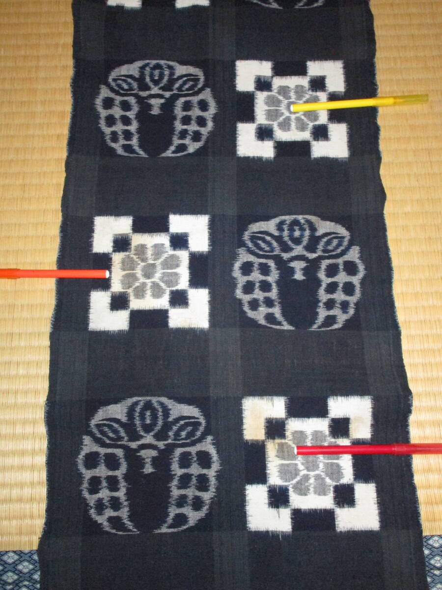 [ прошлое старый ткань ] Taisho период нет царапина. индиго чёрный . дерево хлопок ..1 ширина ( длина 143) * внизу глициния . цветок .* переделка материал как 