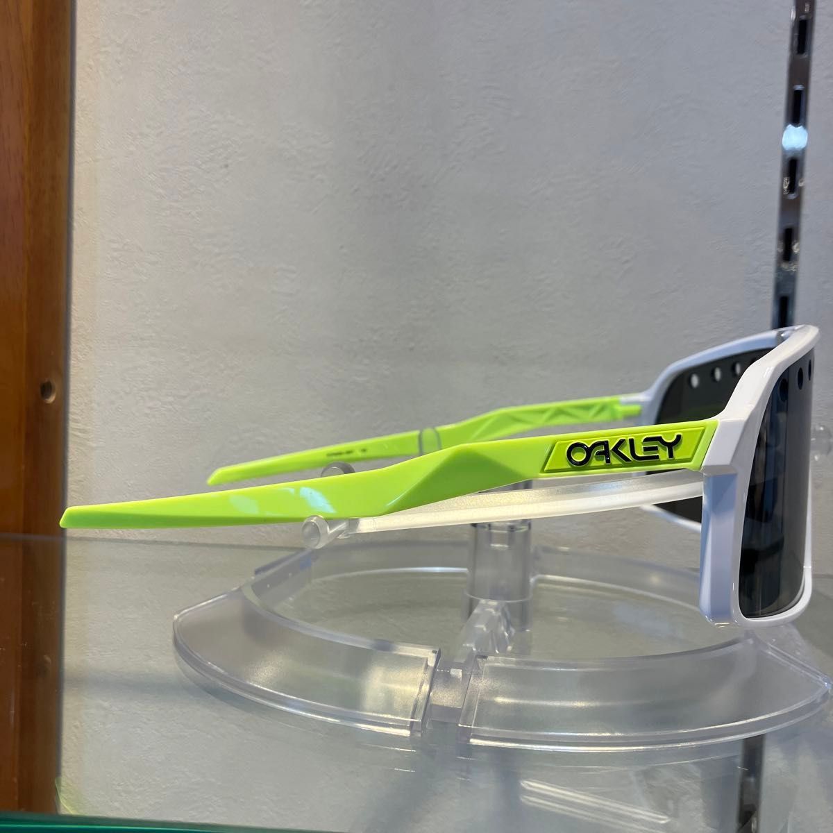 OAKLEYスートロ　プリズムブラックOO9406A-0837 限定品