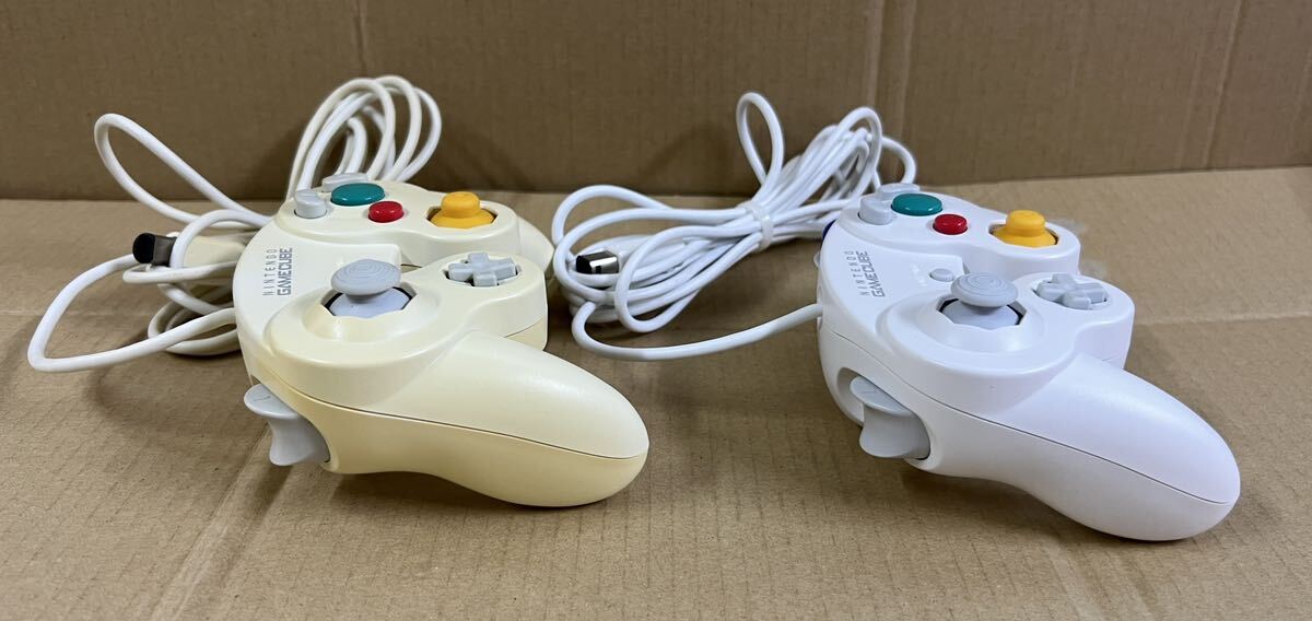  nintendo Game Cube controller white 2 piece set DOL-003