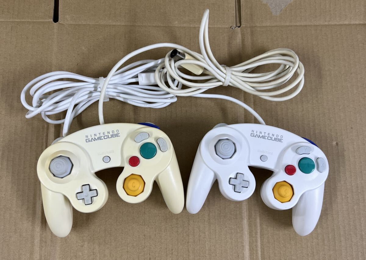  nintendo Game Cube controller white 2 piece set DOL-003