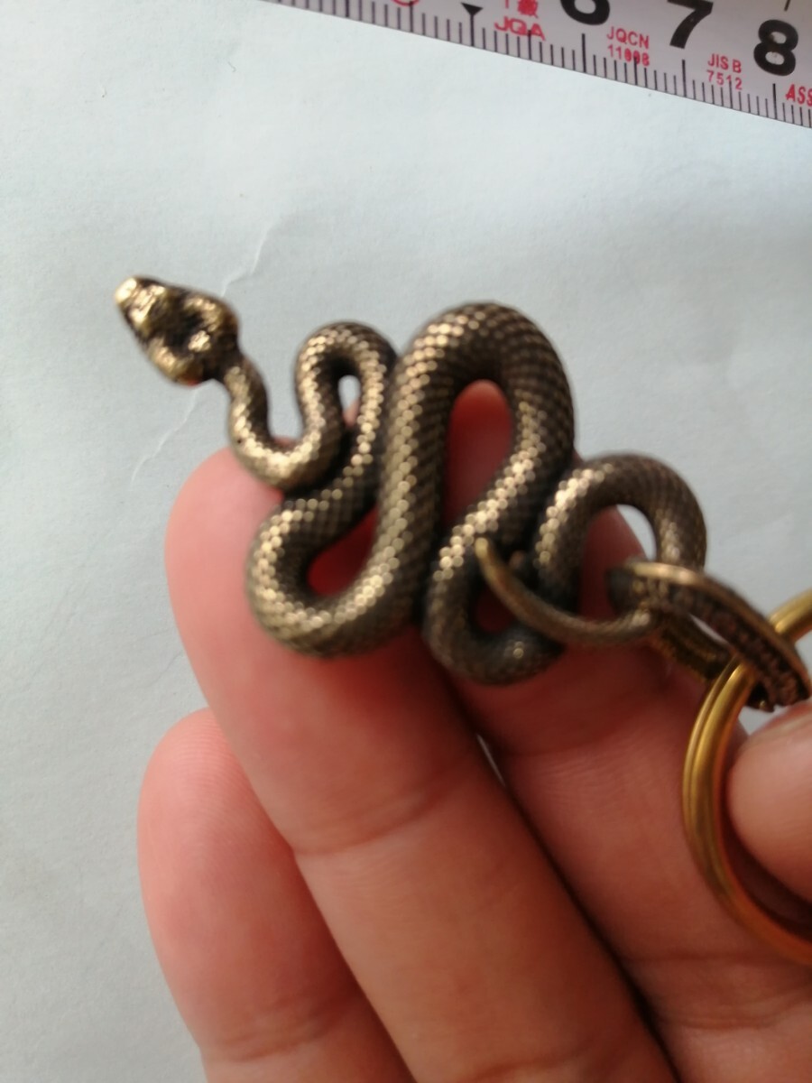 銅製ヘビのキーホルダー 金運 真鍮