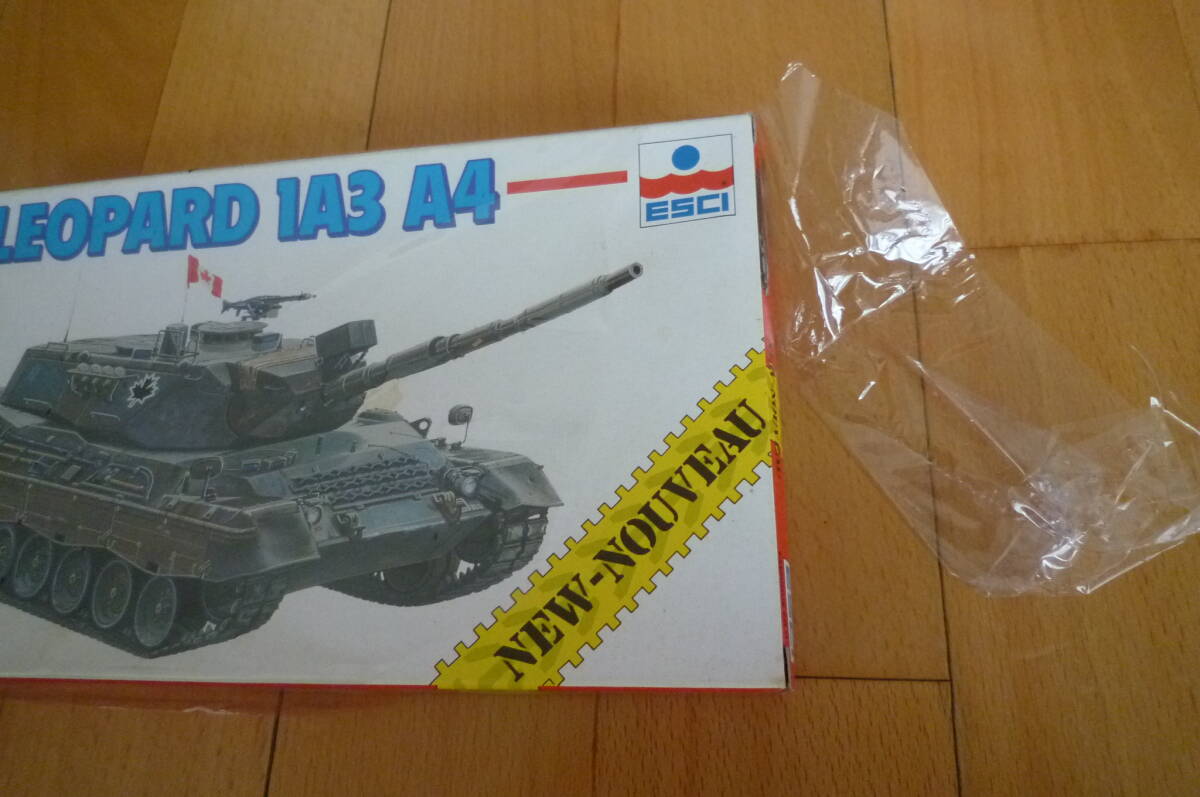 エッシー 1/72 レオパルト 1A3 A4 シュリンク包装未開封だけど破れアリ パッケージにイタミやシミ有りの画像4