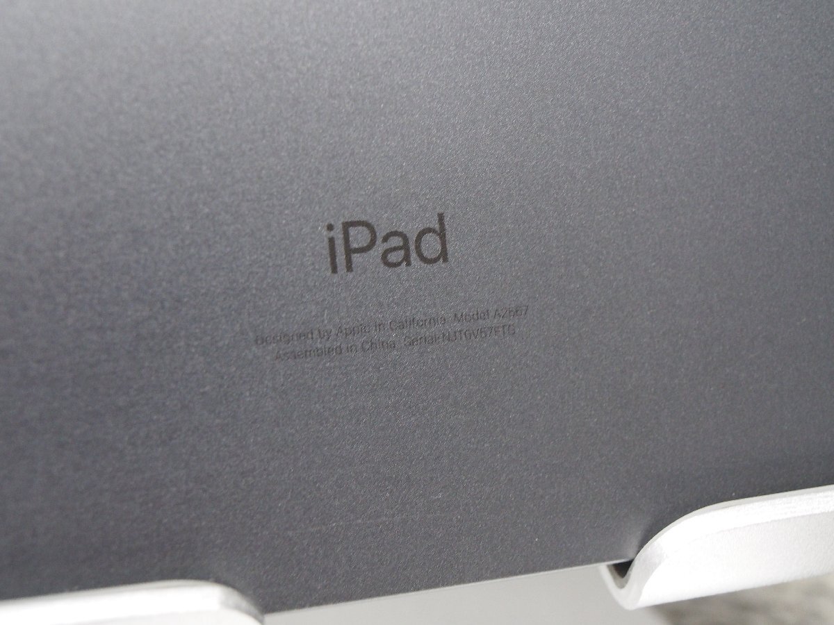Apple iPad mini 第6世代 A2567 画面破損 基盤穿孔 起動不可 ジャンク D50384_画像2