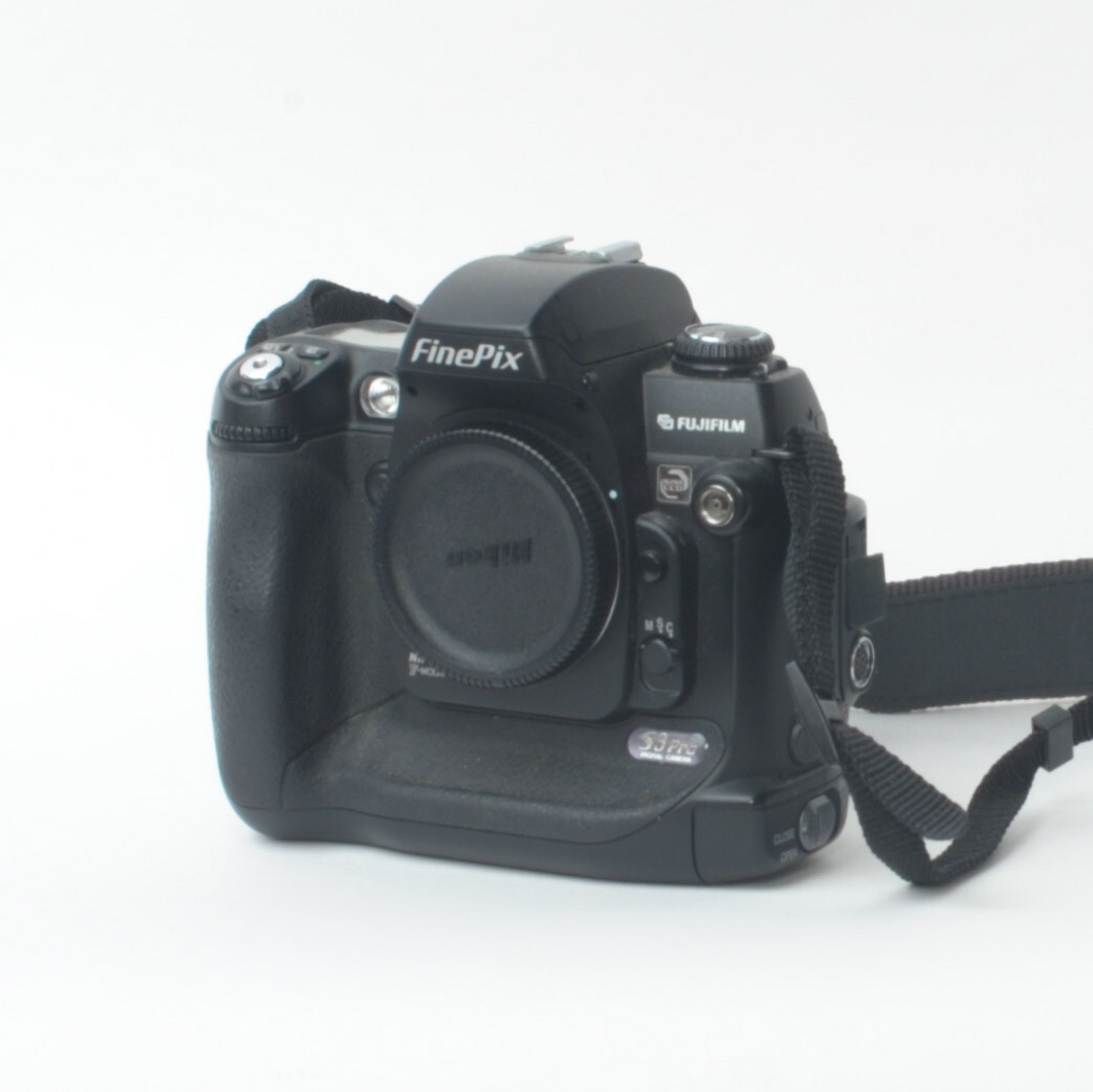 富士フィルム　FinePix S3 Pro / ニコン Nikon AF 24-120mm F3.5-5.6 IF D / ファインピクス / 一眼レフ カメラ_画像2