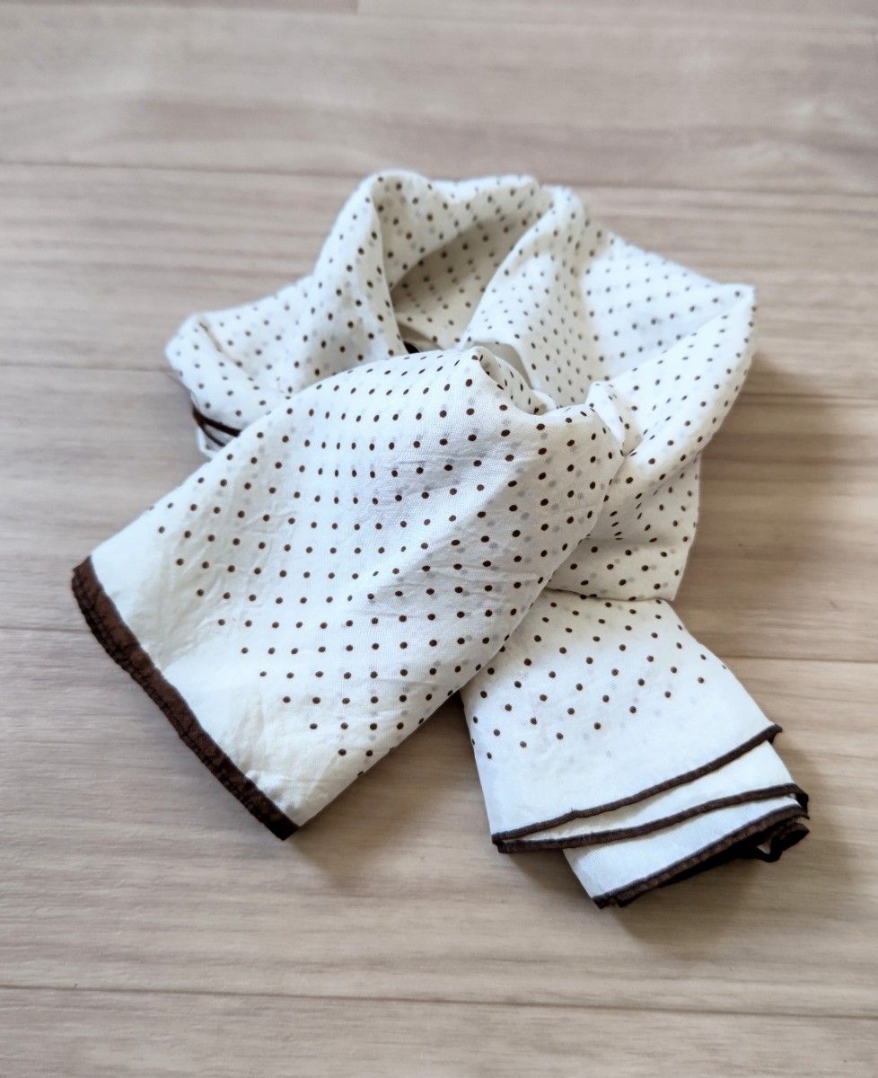 ≪昭和レトロ≫水玉スカーフ 66×72 白×茶色 日焼け 冷房対策スカーフ ドット