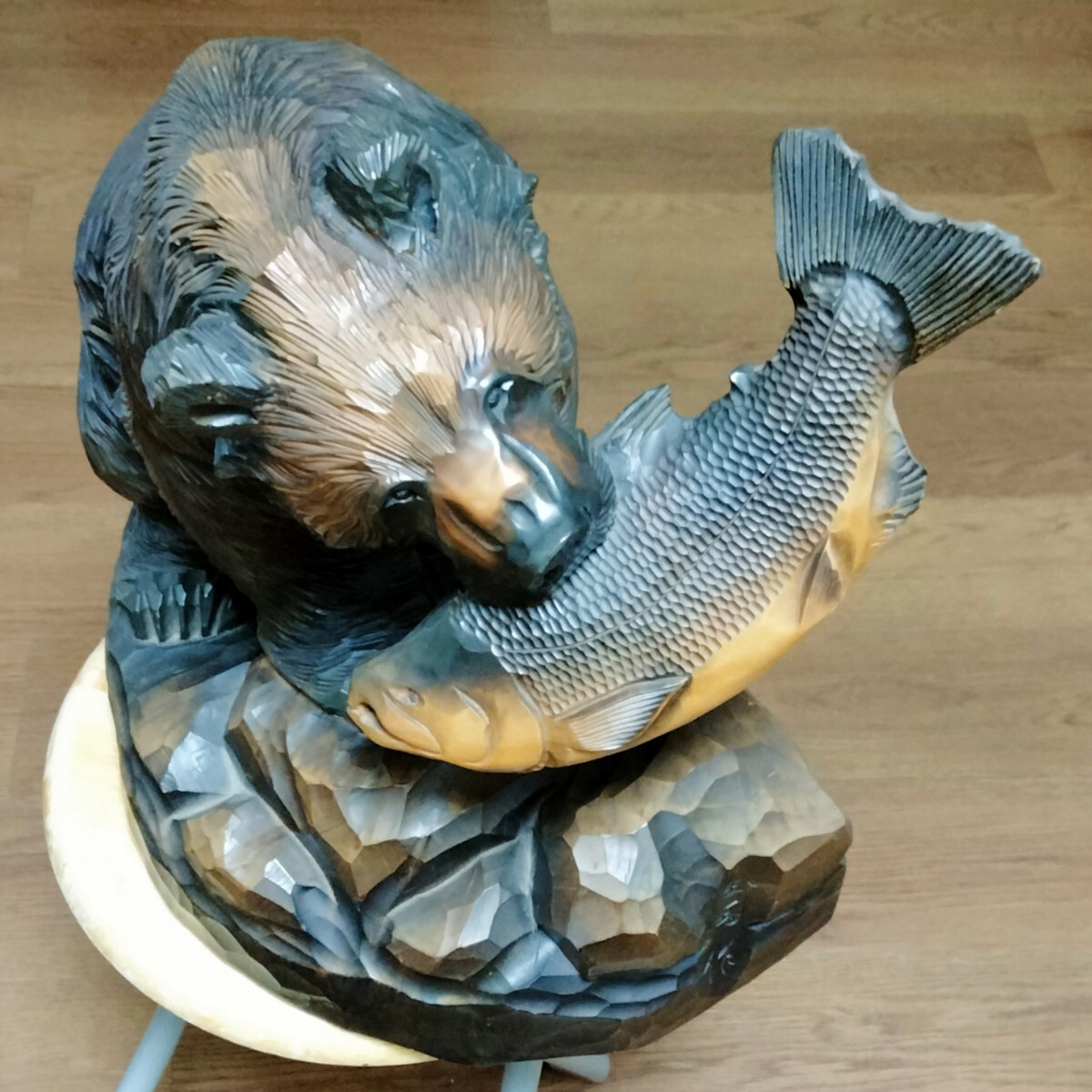 金岡作 木彫り熊