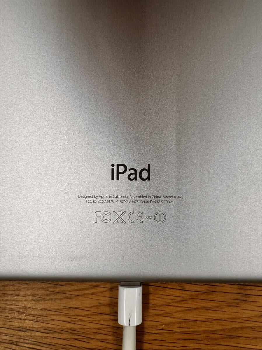 【ジャンク品】Apple iPad 第1世代 A1475 シルバー アクティベーションロックあり タブレット Wi-Fi_画像2