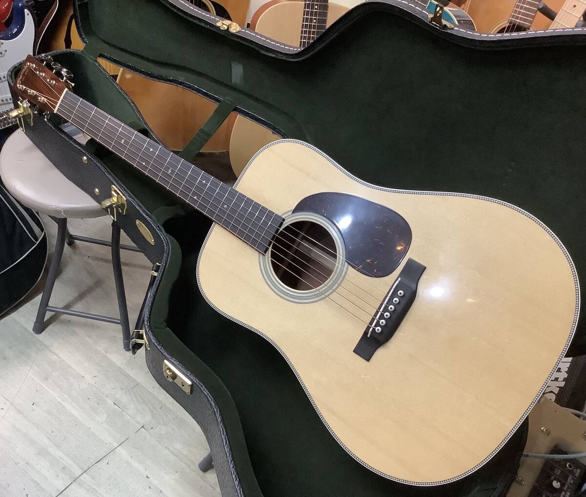 孤高の音色　Martin Custom Shop D-28 Authentic 1937 グアテマラン・ローズウッド 厳選の一品_画像2