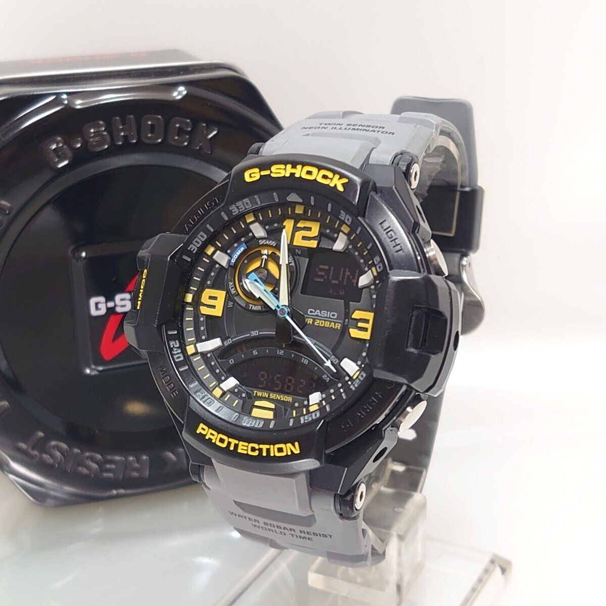 極美品 CASIO カシオ Gショック G-SHOCK GA-1000-8A スカイコックピット アナデジ 反転液晶 方位 温度計 ツインセンサー 等 新品電池2個 缶の画像3