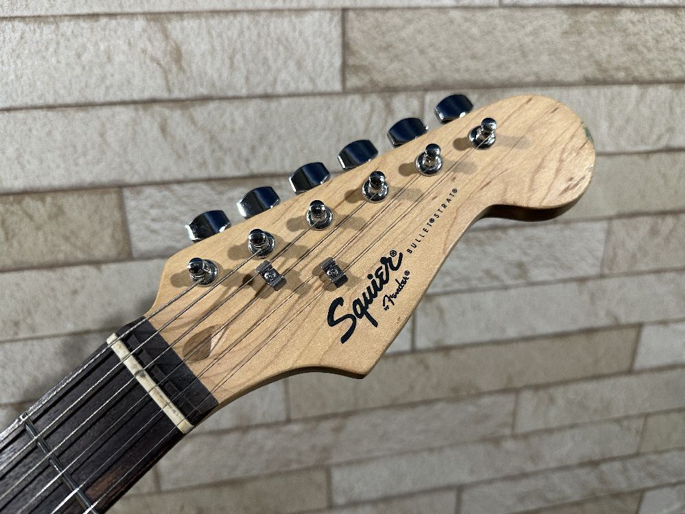 134●〇 Squier by Fender BULLET STRAT ストラトキャスター エレキギター / スクワイヤー フェンダー 〇●の画像2