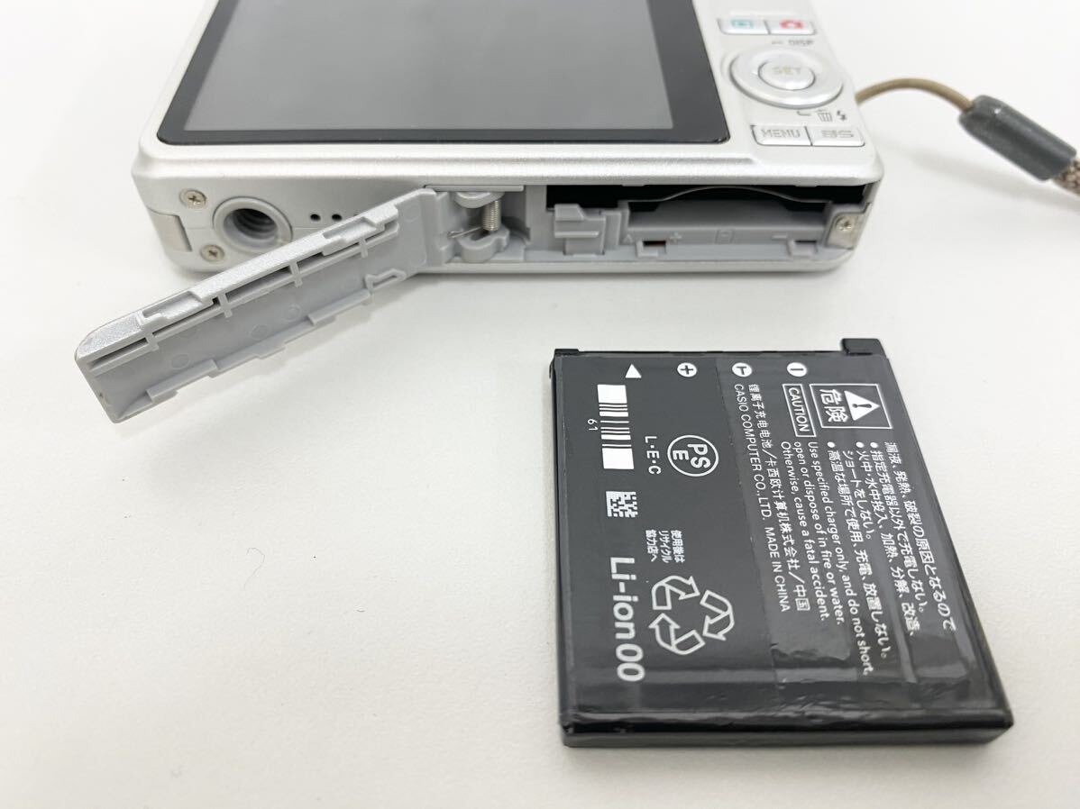 4K041 CASIO EXILIM EX-Z80 エクシリム シルバー コンパクトデジタルカメラ 動作確認済み_画像6