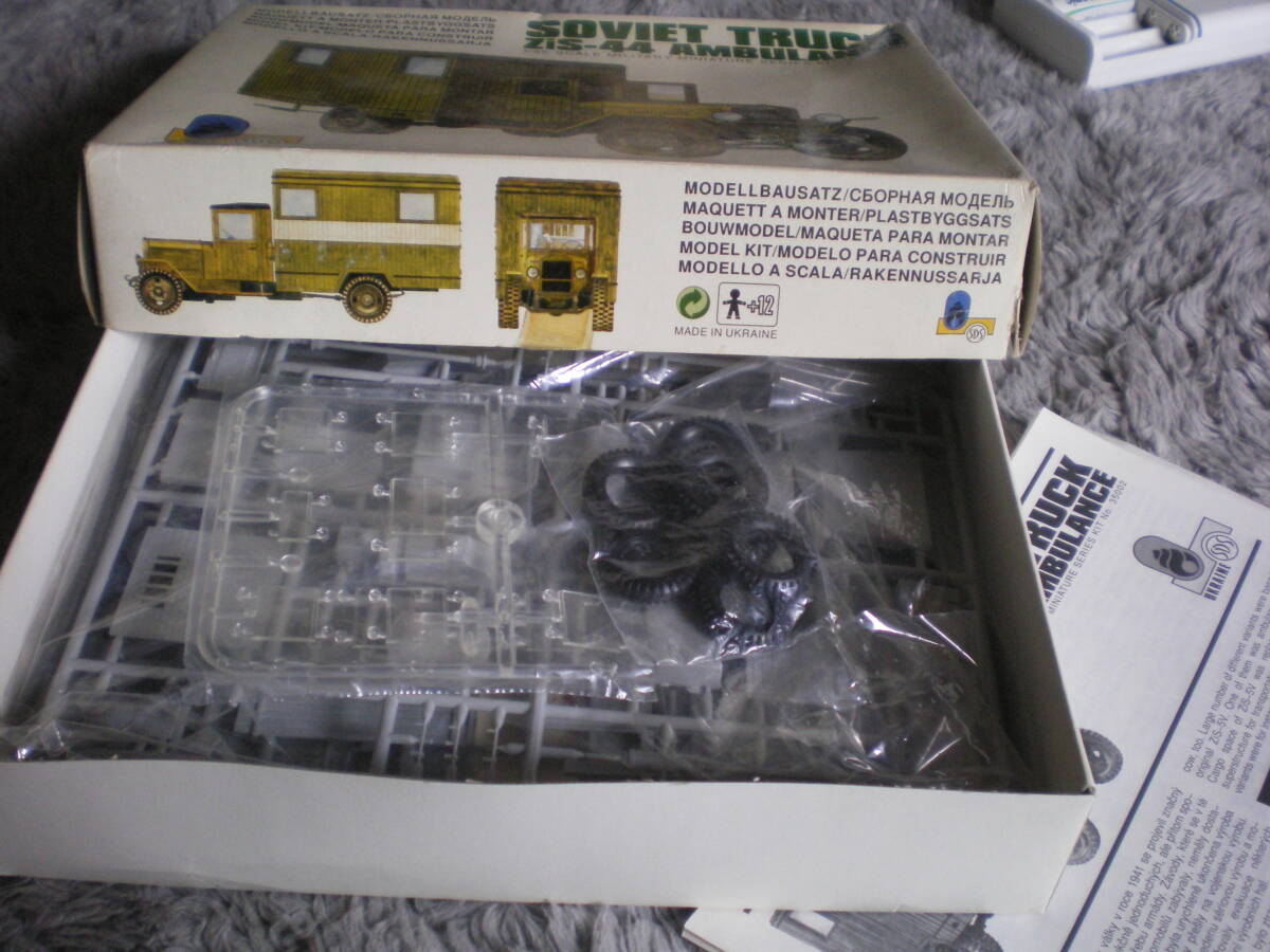 ウクライナSDS製１/３５・SOVIET トラック　ZiS４４AMBULANCE・未組立品_画像2