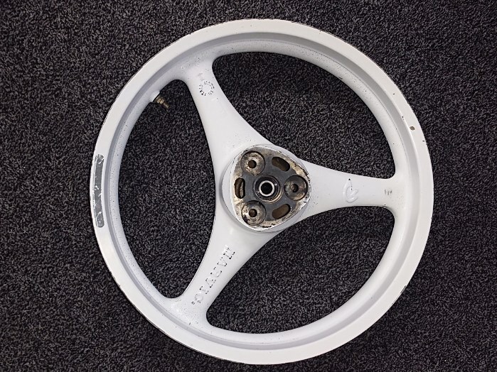 HRC RS125R NF4 マービック マグホイール リア 中古品 3.25-17 17X3.25 マルビック レース レーサー サーキット の画像1