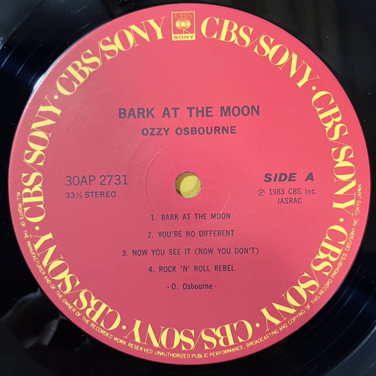 オジー・オズボーン Ozzy Osbourne タトゥーシール付き / 月に吠える Bark At The Moon 30AP2731-2 LP レコード アナログ盤_画像2