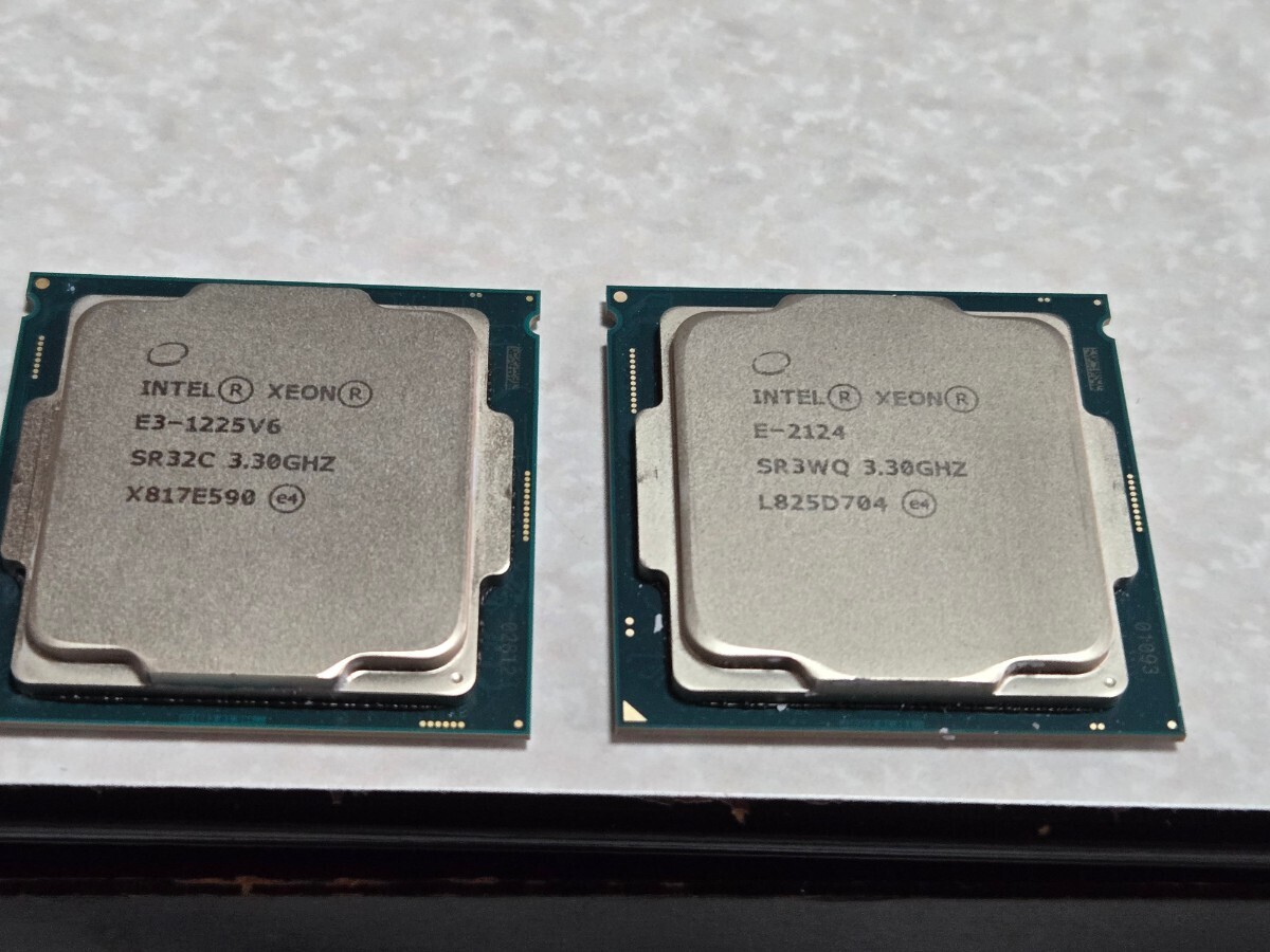CPU Intel Xeon E-2124 １枚　Xeon E3-1225V6　１枚の２枚セット　送料込み_画像1