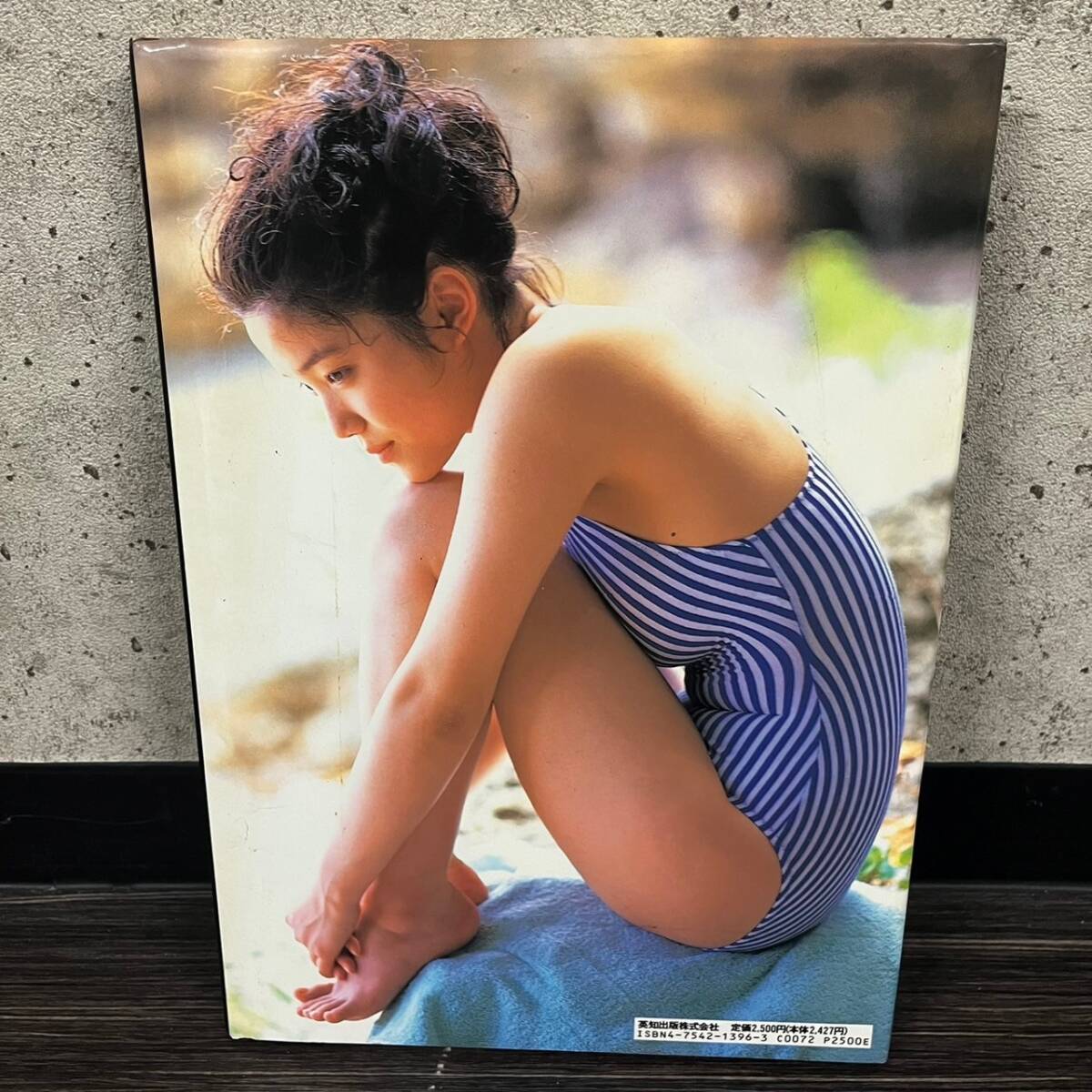 遠野奈津子 夏子 ファーストフォトブック 写真集 西田幸樹 1995年 040802w/T10（K）の画像2