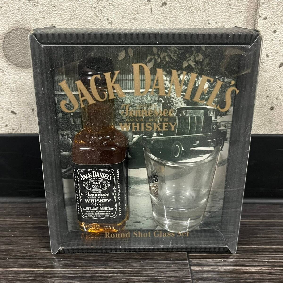 未開栓 JACK DANIEL'S ジャック・ダニエル ウイスキー ミニボトル ショットグラス セット　040808w/T10（60）_画像1