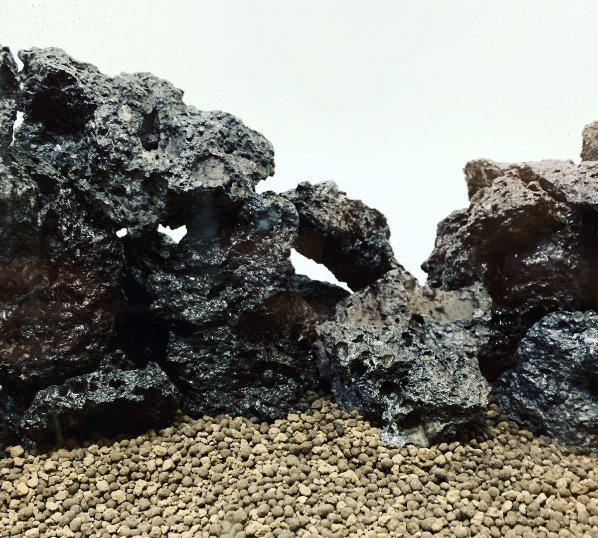 高濾過 溶岩石 3kg 50-100㎜ 黒 水槽 アクアリウム パルダリウム 水槽の画像1