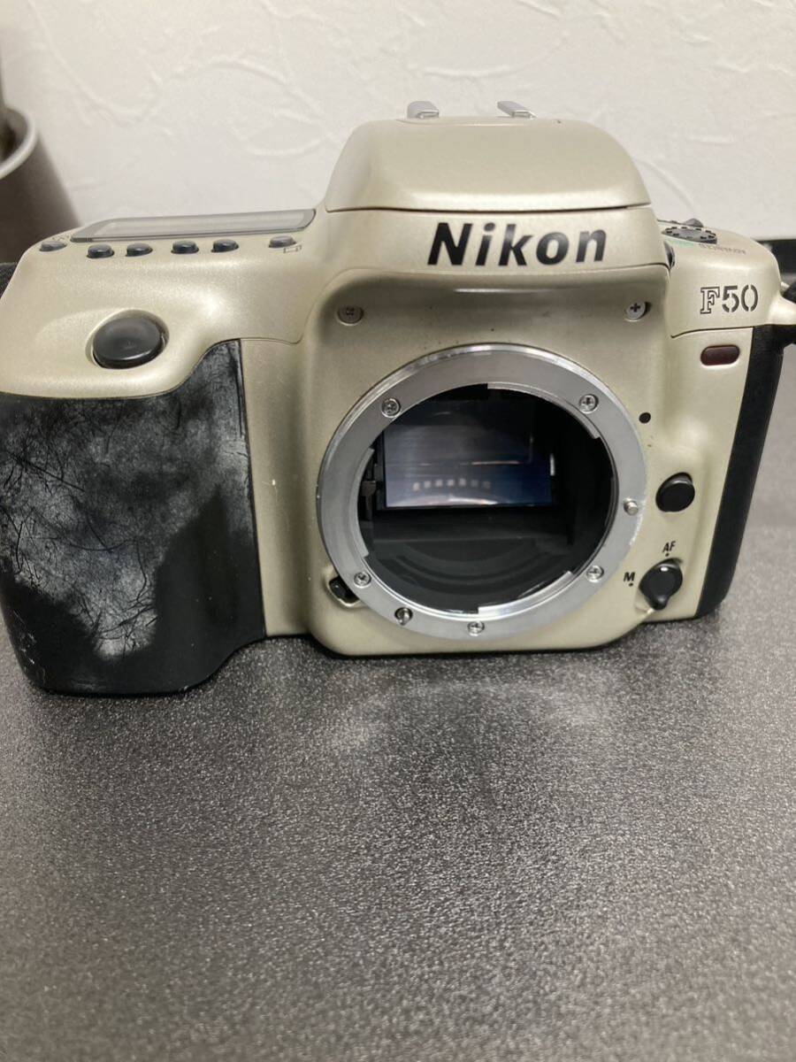 Nikon F50D PANORAMA フィルムカメラ カメラセット AF レンズ2本付属 カメラバッグ付き 作動未確認 ジャンク品_画像2
